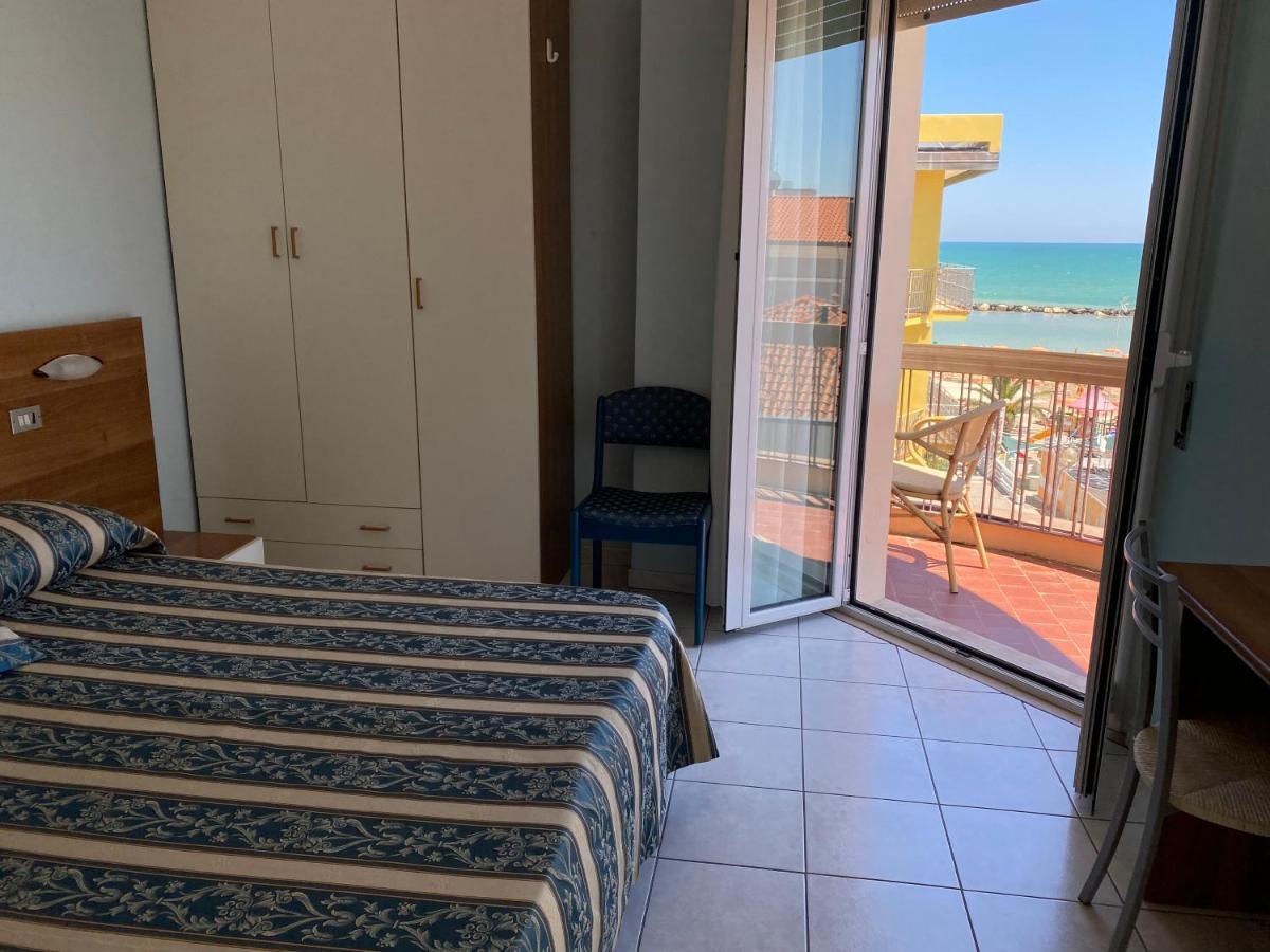 Hotel Acapulco Viserbella di Rimini 外观 照片