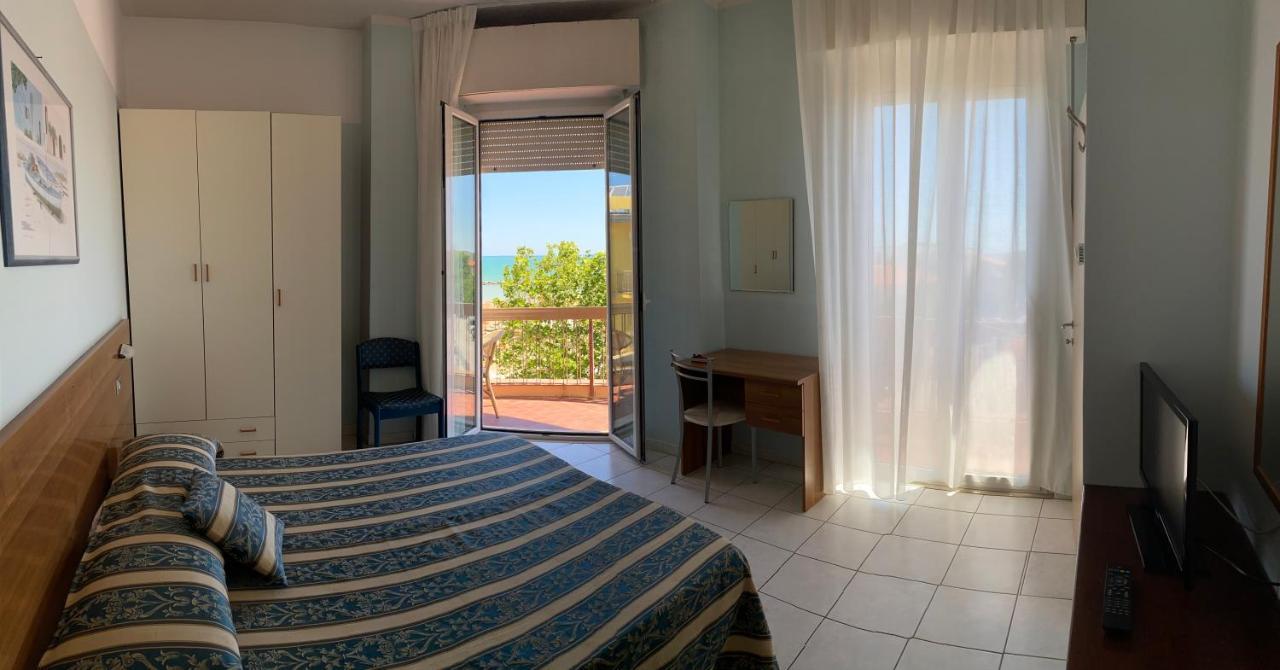 Hotel Acapulco Viserbella di Rimini 外观 照片